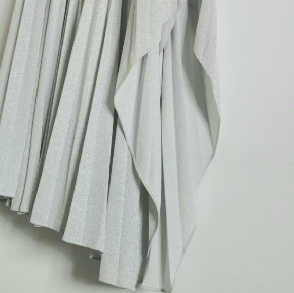 Halston Jody Pleated Midi Dress in Silver, Size 6, NWT - Picture 9 of 16